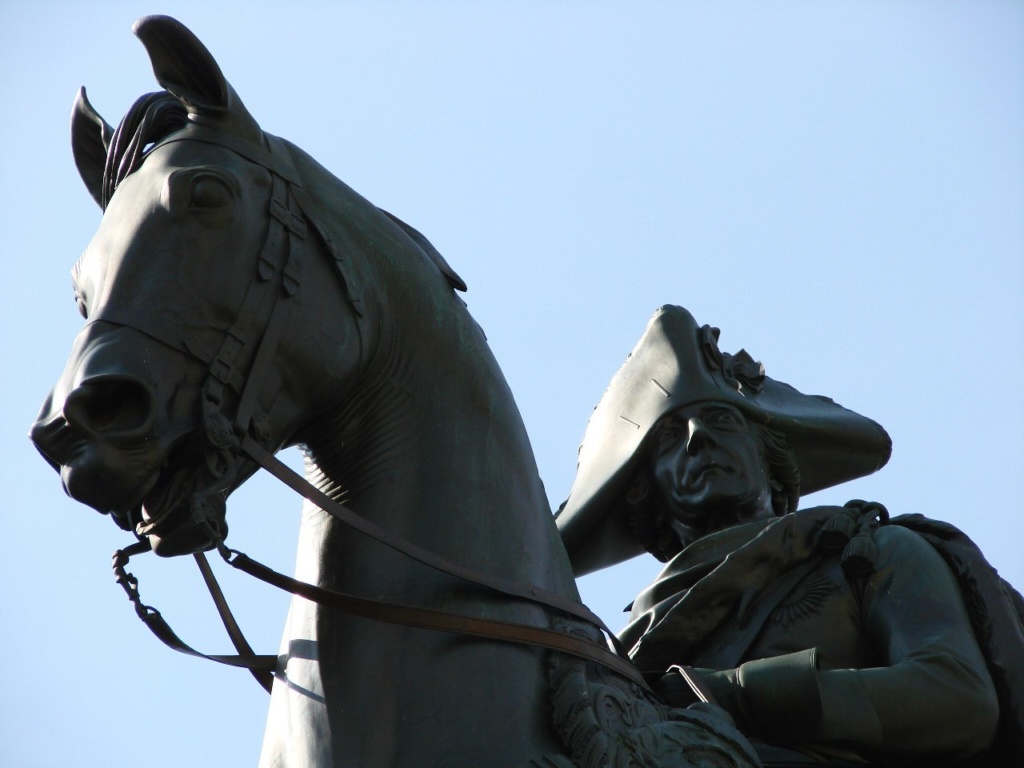 Унтер-ден-Линден. Конный монумент Фридриха II Великого. Ск. Раух Христиан-Даниэль. 1840 - 1851 годы.