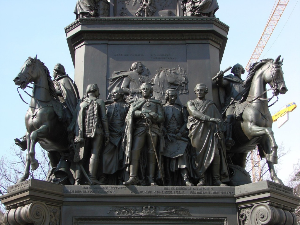 Унтер-ден-Линден. Конный монумент Фридриха II Великого. Ск. Раух Христиан-Даниэль. 1840 - 1851 годы.