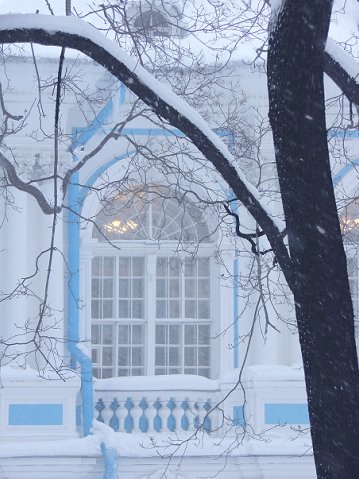 Санкт-Петербург. Смольный монастырь. Райский сад внутри монастырских стен.